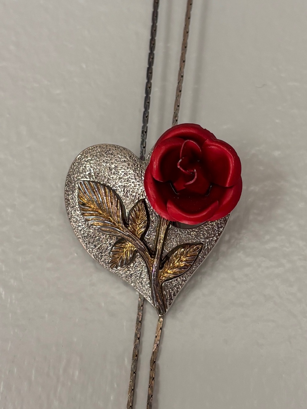 Vtg Bolo Tie Heart Red Rose Necklace Silver & Gold Tone Textured Love Valentines